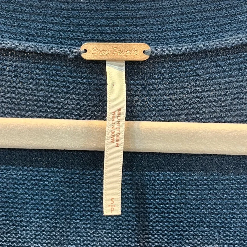 Free People Long Sleeve Sweater Tunic Blue Criss Cross V-Neck Women’s Size Small - Picture 8 of 9